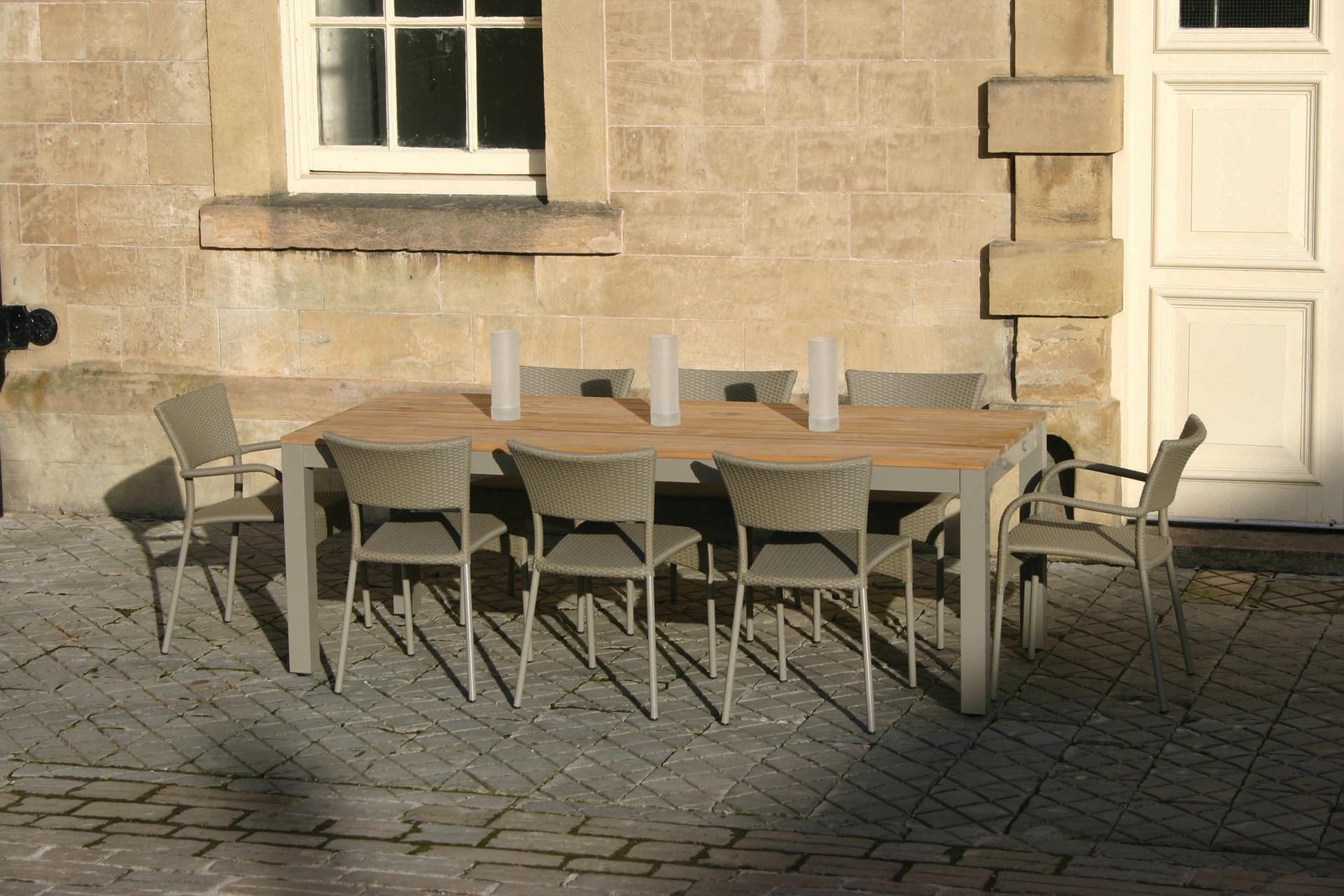 reclaim table kubu with rollo dining chairs - kubu