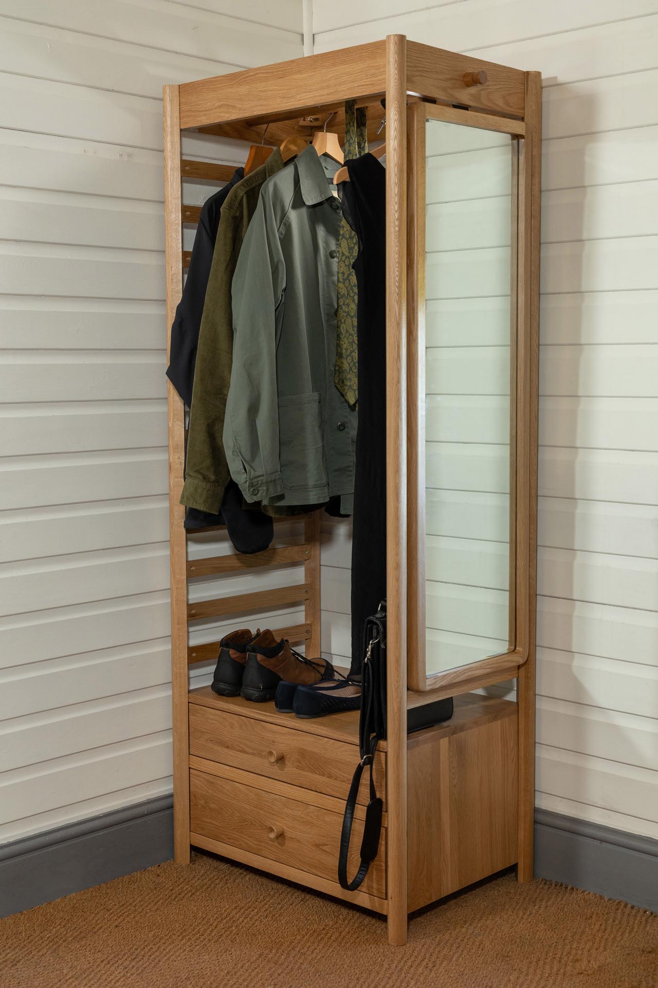guest open wardrobe with mirror - mood