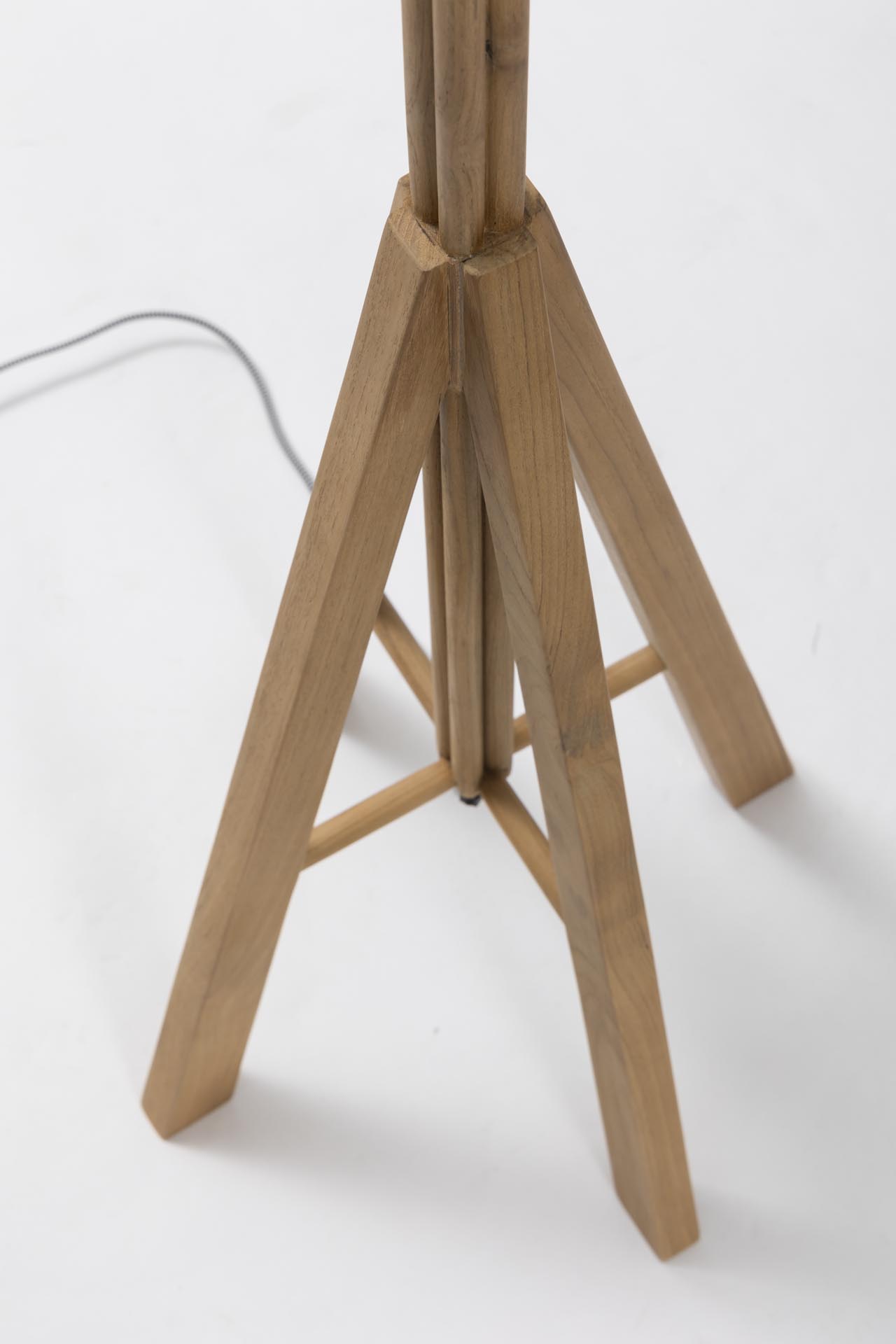sapling wooden floor lamp - teak - detail